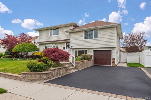 262 E Lexington Ave, Oceanside, NY, 11572-5423 | Card Image