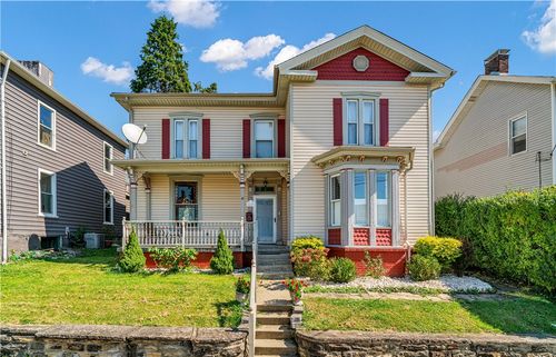 607 Walnut St, Irwin, PA, 15642-3533 | Card Image