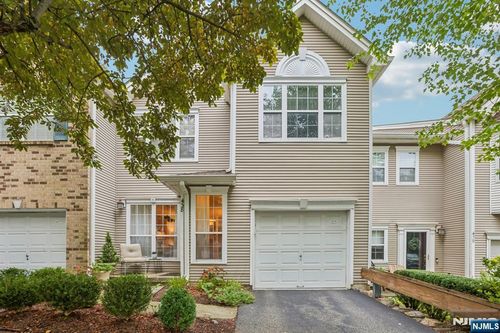 438 Santiago Court, Mahwah, NJ, 07430 | Card Image