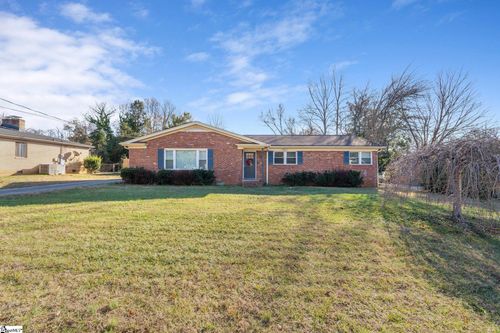 18 Dera St, Greenville, SC, 29615-3027 | Card Image