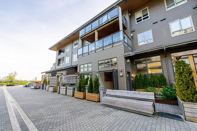 131 - 6160 London Rd, Condo with 1 bedrooms, 2 bathrooms and 1 parking in Richmond BC | Image 2