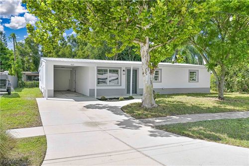 927 Coconut Dr, North Fort Myers, FL, 33903-4201 | Card Image