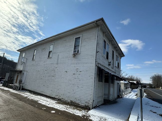 57828 Us Highway 50, Home with 6 bedrooms, 3 bathrooms and null parking in Mc Arthur OH | Image 4