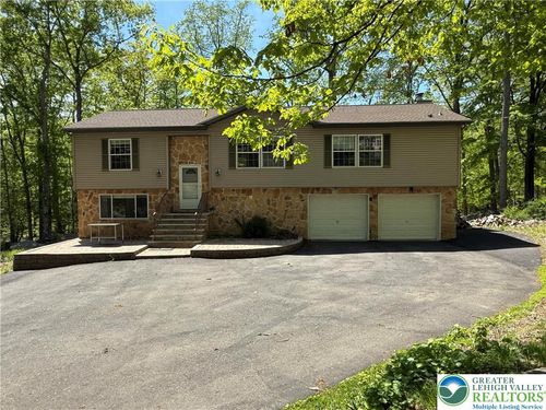 6486 Decker Rd, Bushkill, PA, 18324-6816 | Card Image