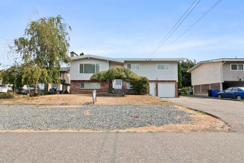 6890 Centennial Dr, Chilliwack, BC, V2R1J7 | Card Image