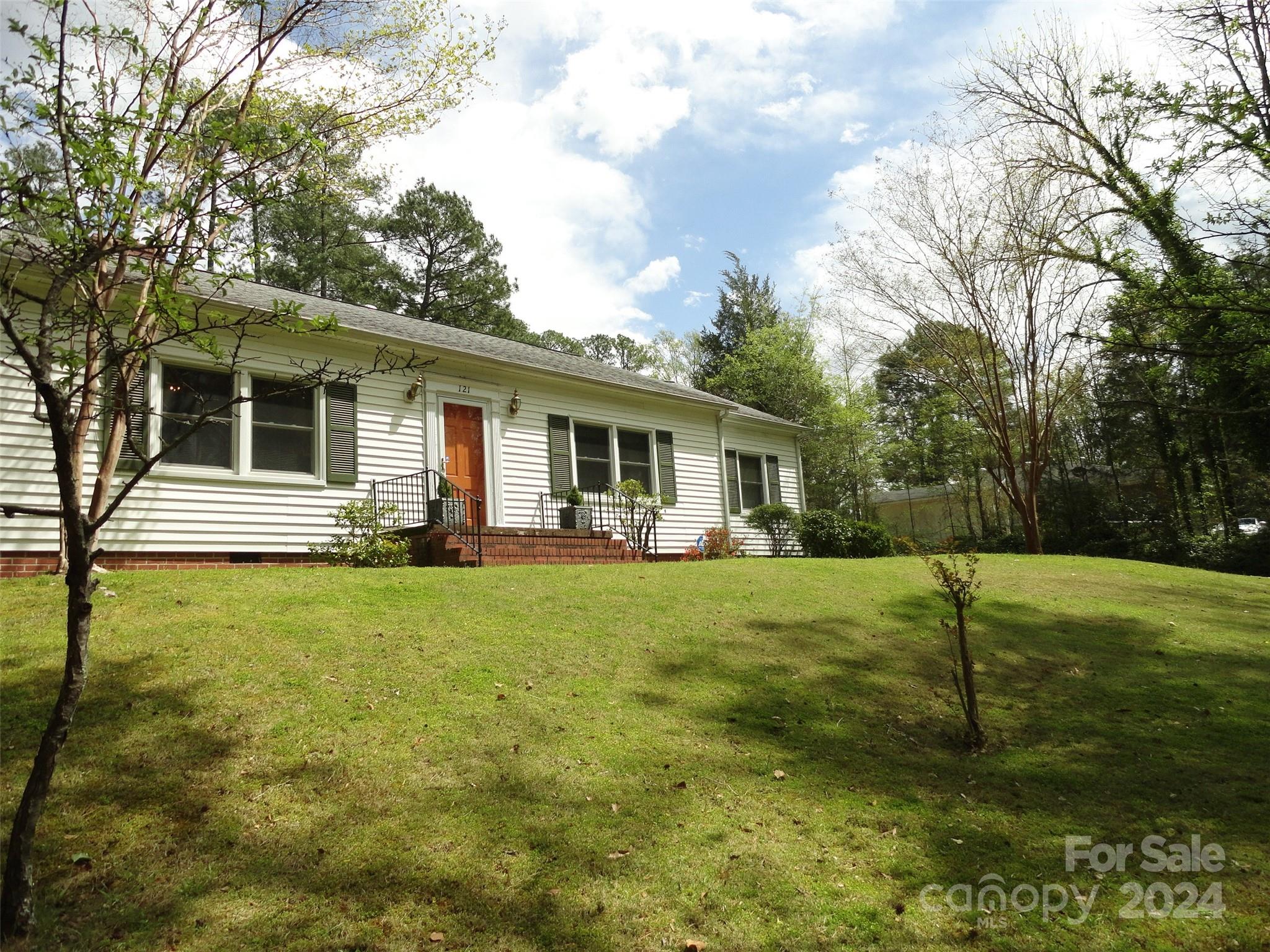Hillcrest Dr, Chester, SC 29706