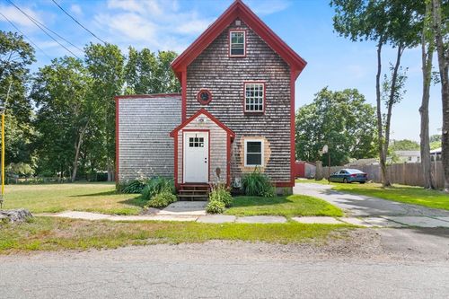 12 Nichols St, Merrimac, MA, 01860-1409 | Card Image