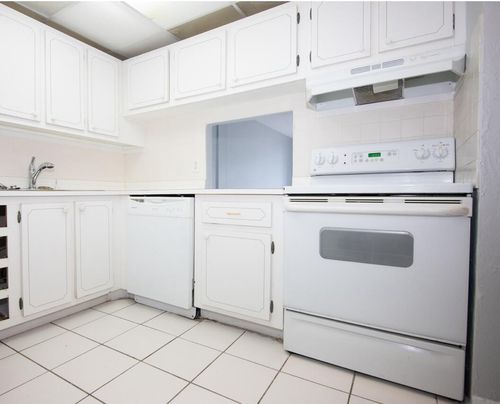 1m-500 Executive Center 1m Drive, West Palm Beach, FL, 33401 | Card Image