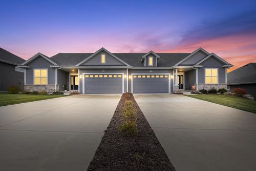 N62W21743 Augusta Parkway, Menomonee Falls, WI, 53051 | Card Image