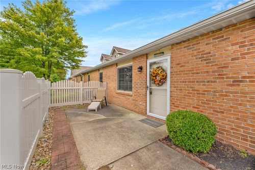 35255 Greenwich Ave, North Ridgeville, OH, 44039-1392 | Card Image