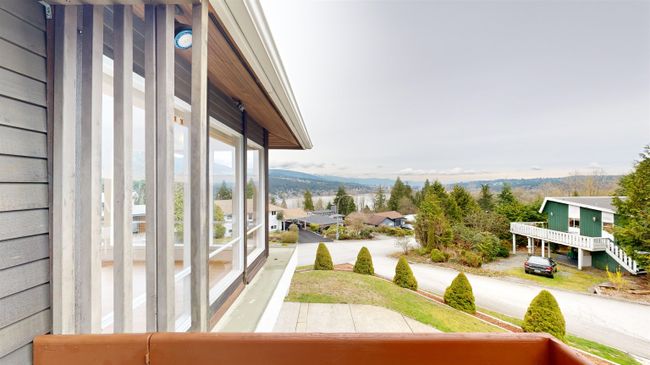 466 Mcgill Drive, House other with 3 bedrooms, 2 bathrooms and 5 parking in Port Moody BC | Image 30