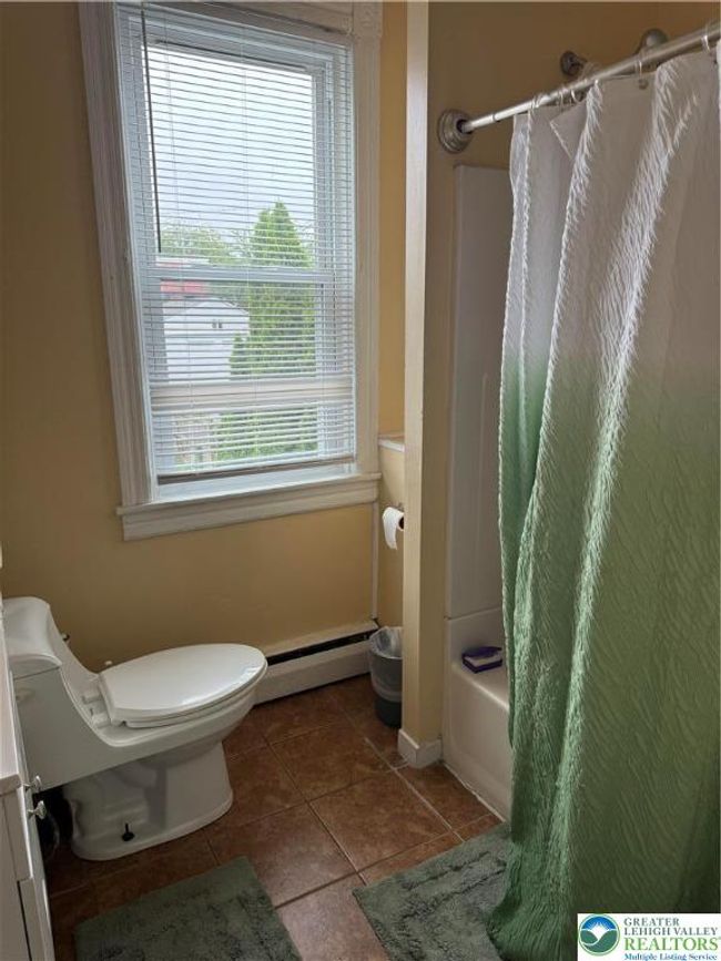 713 E 5 Th St, Home with 6 bedrooms, 2 bathrooms and null parking in BETHLEHEM PA | Image 12