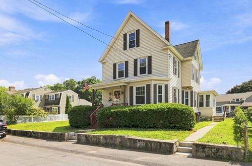 15 Hampstead St, Lowell, MA, 01852-4925 | Card Image