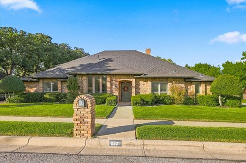 2221 Pine Thicket Ln, Bedford, TX, 76021-2557 | Card Image