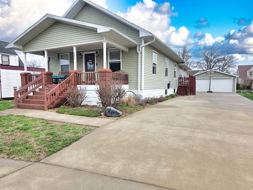 127 Flora Ave, Flora, IL, 62839-2240 | Card Image
