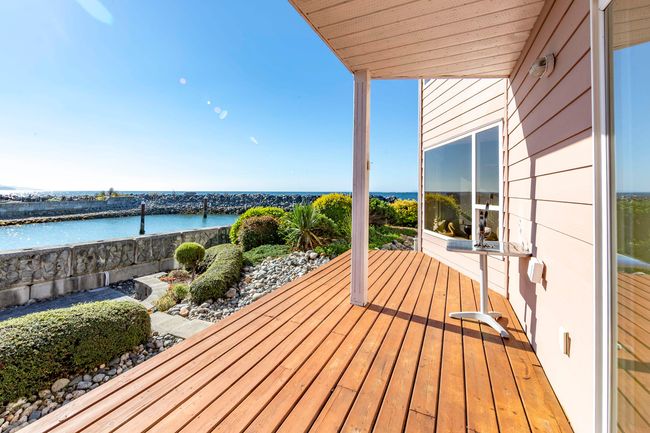 226 - 1585 Field Rd, Townhouse with 2 bedrooms, 2 bathrooms and 1 parking in Sechelt BC | Image 4