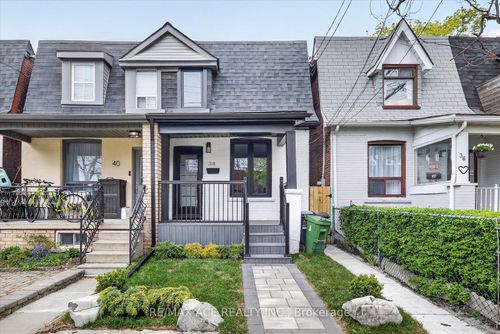 38 Pelham Ave, Toronto, ON, M6N1A6 | Card Image
