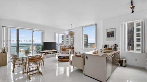 4102-500 Brickell Ave, Miami, FL, 33131-2575 | Card Image