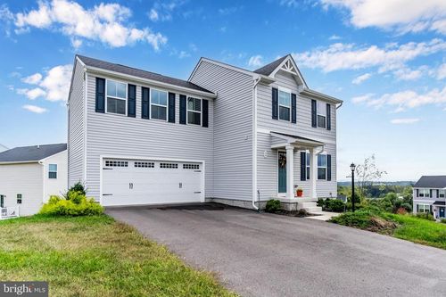 64 Fluorite Dr, CHAMBERSBURG, PA, 17202-7959 | Card Image