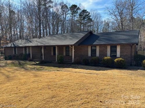 269 Farmland Rd, Mocksville, NC, 27028-4163 | Card Image