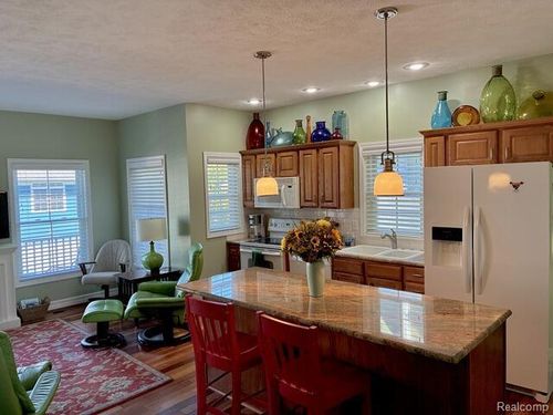 204 Midtown Dr, Traverse City, MI, 49684-5751 | Card Image