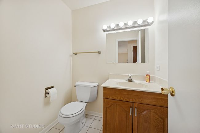 APT-205 - 1121-W Hinswood Dr, Condo with 2 bedrooms, 2 bathrooms and 1 parking in Darien IL | Image 16