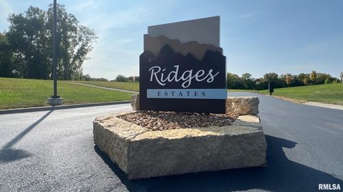 805 W 5th Street Ln, Coal Valley, IL, 61240-9526 | Card Image