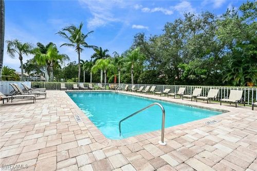 4306-7360 Glenmoor Ln, NAPLES, FL, 34104-9702 | Card Image