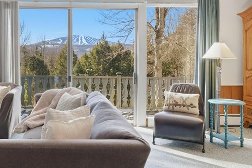 5 Wall St, Winhall, VT, 05340-8805 | Card Image
