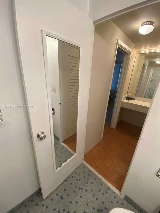 APT-216 - 1408 Brickell Bay Dr, Condo with 0 bedrooms, 1 bathrooms and null parking in Miami FL | Image 26