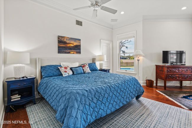 Downstairs Bedroom | Image 32