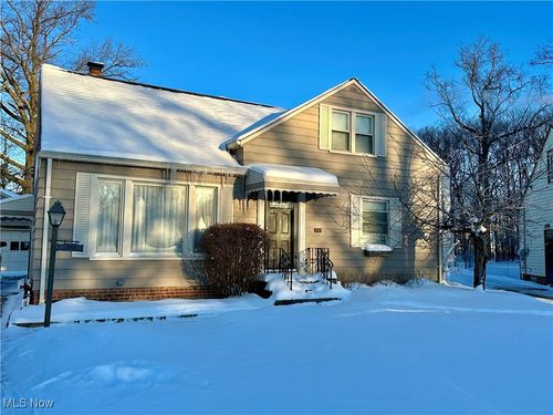 28949 Beechwood Dr, Willowick, OH, 44095-4663 | Card Image