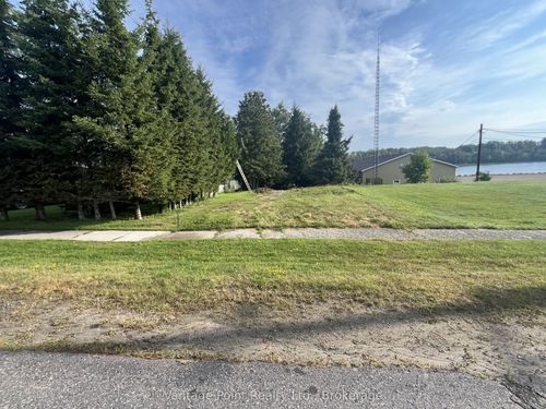 33 Third St, Englehart, ON, P0J1H0 | Card Image