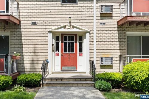 366 Hoover Ave, Bloomfield, NJ, 07003-3972 | Card Image