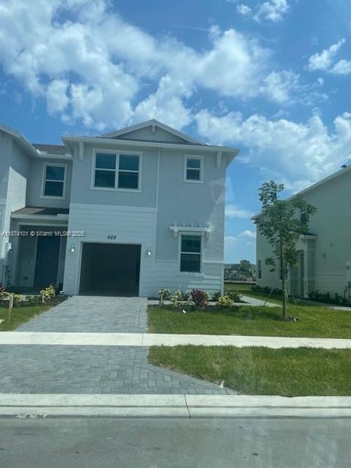 669 Se Lake Falls St, Port St Lucie, FL, 34984-6692 | Card Image