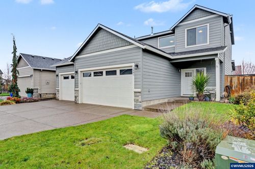 1491 Foxglove St, Woodburn, OR, 97071-5782 | Card Image