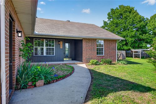 280 Wilson Dr, Gentry, AR, 72734-8622 | Card Image