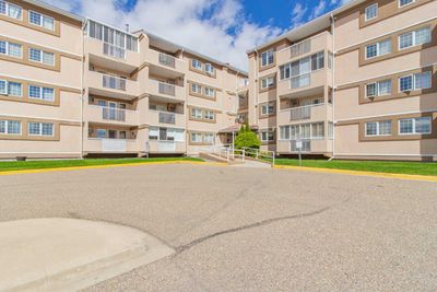 309 - 22 Park Meadows Dr Se, Condo with 2 bedrooms, 2 bathrooms and 1 parking in Medicine Hat AB | Image 3