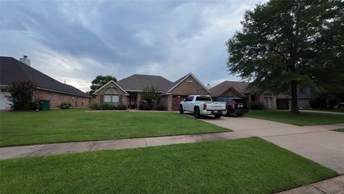 1705 Wales Ln, Bossier City, LA, 71111-5143 | Card Image