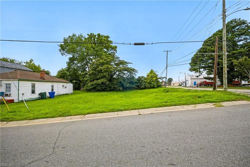 833 E Washington St, Suffolk, VA, 23434-3926 | Card Image