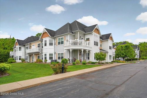802 Heather Ln, Altamont, NY, 12009-4938 | Card Image