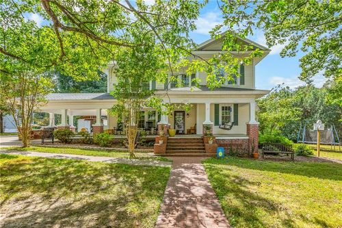301 Bryan St, Stoneville, NC, 27048-7889 | Card Image