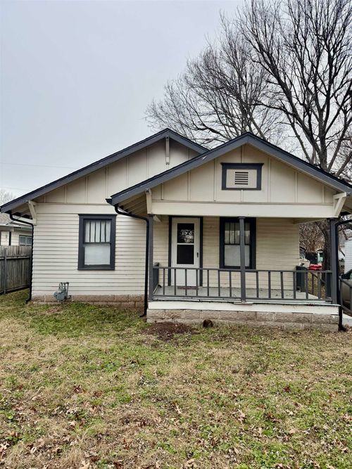 1126 N 1st St, Arkansas City, KS, 67005-1434 | Card Image