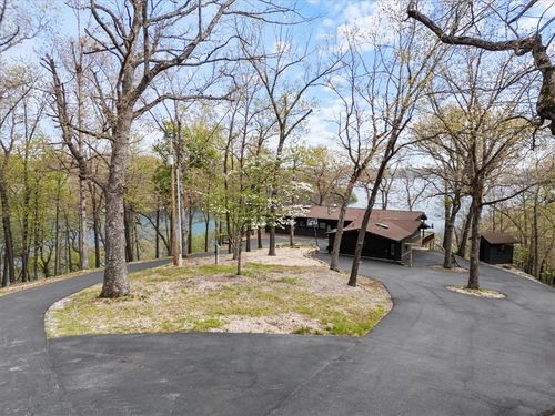826 Cobblestone Ln, Eureka Springs, AR, 72631-8818 | Card Image