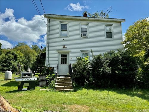 19 Bloomingburg Rd, Middletown, NY, 10940-8426 | Card Image