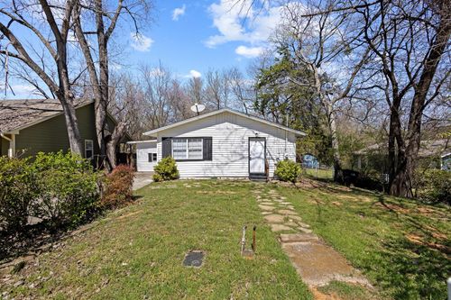 907 Thatcher St, Denison, TX, 75020-7952 | Card Image