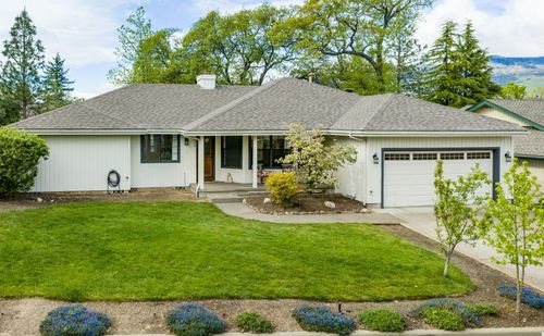 820 E Pebble Beach Dr, Ashland, OR, 97520-3706 | Card Image