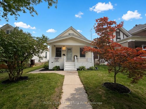 1211 Lincoln Rd, Windsor, ON, N8Y2H9 | Card Image