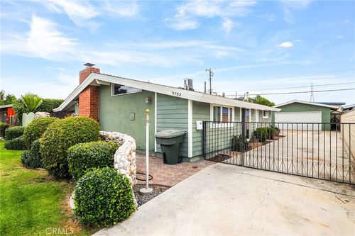9752 Harle Ave, Anaheim, CA, 92804-5922 | Card Image