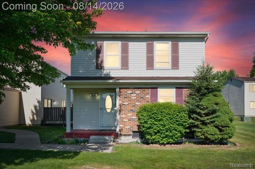 2824 Roundtree Dr, Troy, MI, 48083-2330 | Card Image